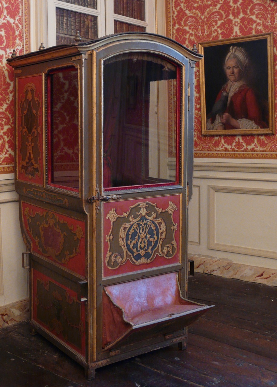 Living Room : the Sedan Chair